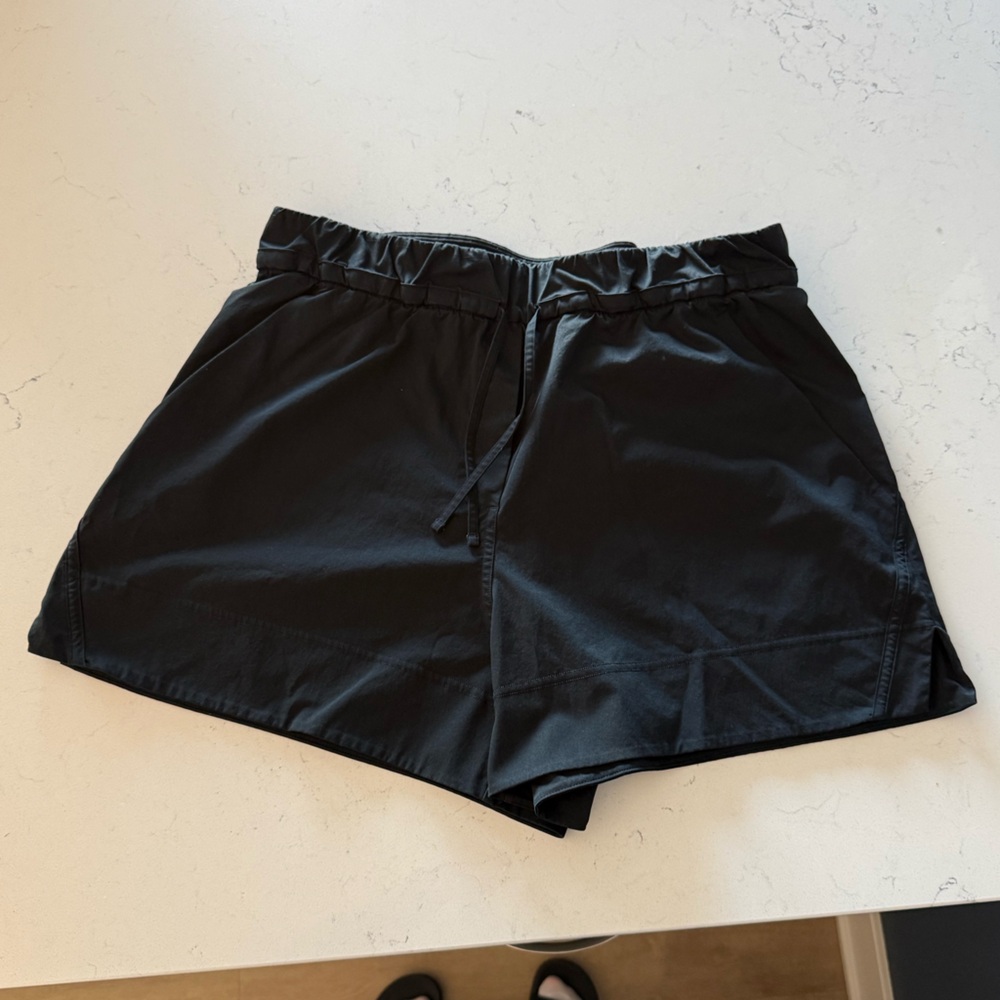 Cinchable Waist High-Rise Woven Shorts